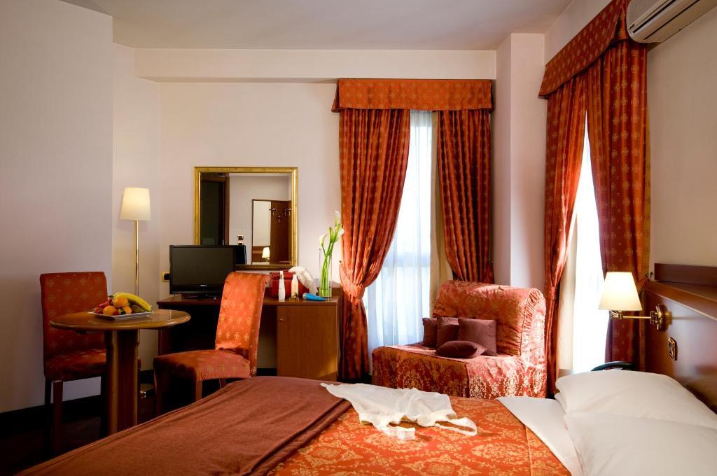 فندق مارينوفي  فندق إكسل روما سيامبينو الغرفة الصورة